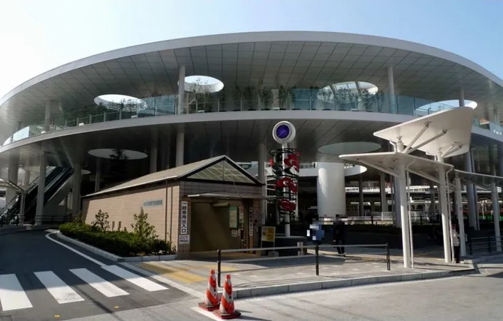 ＪＲ東海道本線「茨木」駅　徒歩１８分