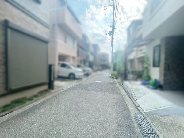 前面道路含む外観