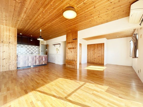 高槻阿武山一番街 106号棟 リビング