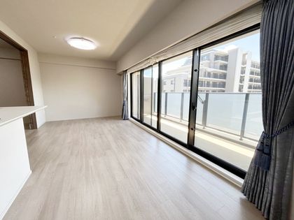 ジオ北千里藤白台 B棟 リビング