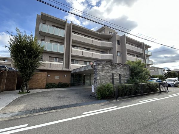 プラウド高槻 外観