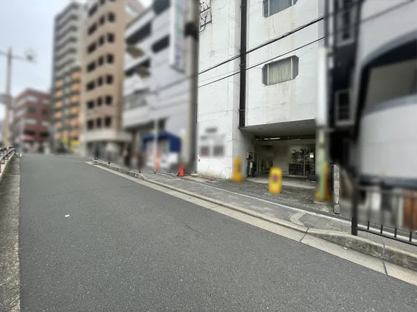 前面道路含む外観