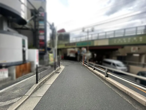 前面道路含む外観