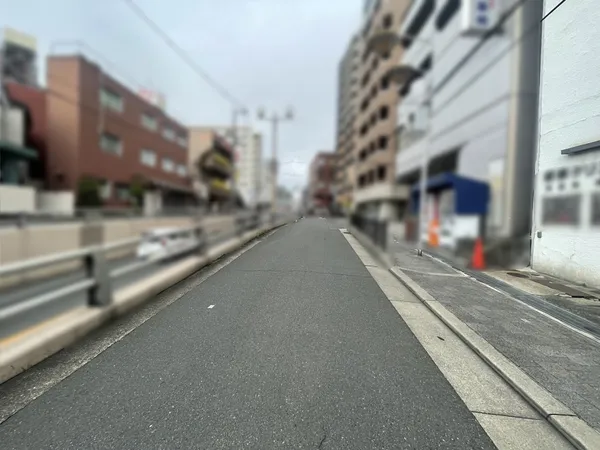 前面道路含む外観