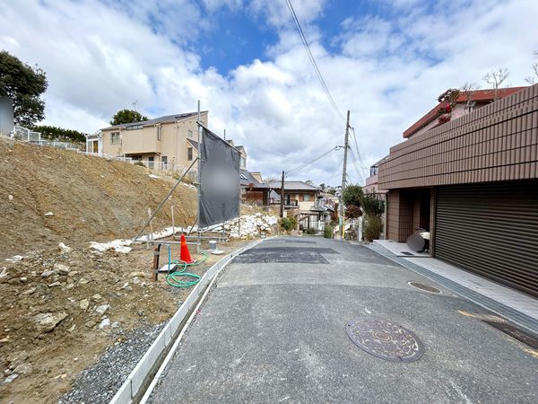 北春日丘三丁目(2号地) 土地 前面道路含む外観 北春日丘三丁目(2号地) 土地 前面道路含む外観