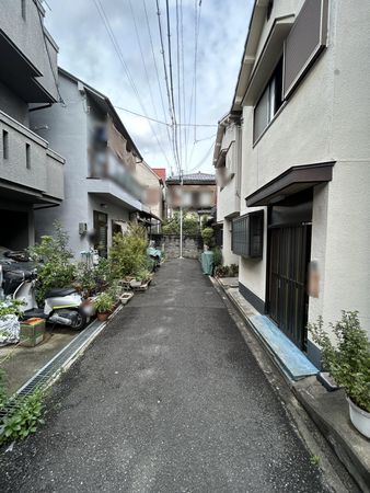 前面道路含む外観