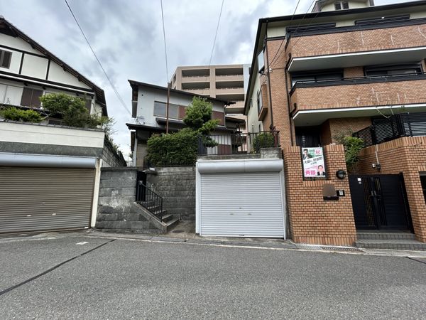 前面道路含む外観