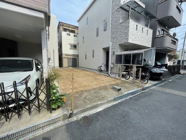 前面道路含む外観
