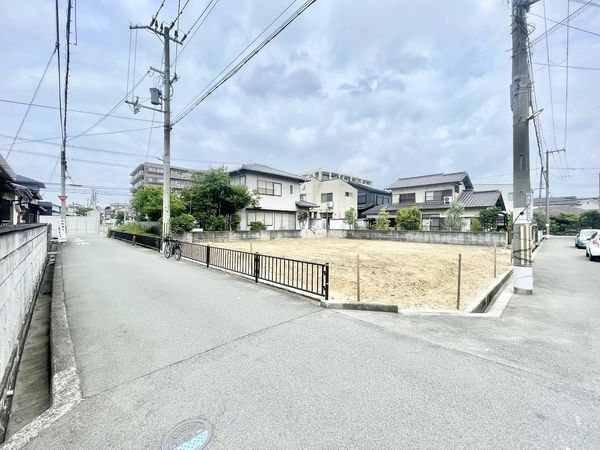 桑田町(1号地) 前面道路含む外観 桑田町(1号地) 前面道路含む外観