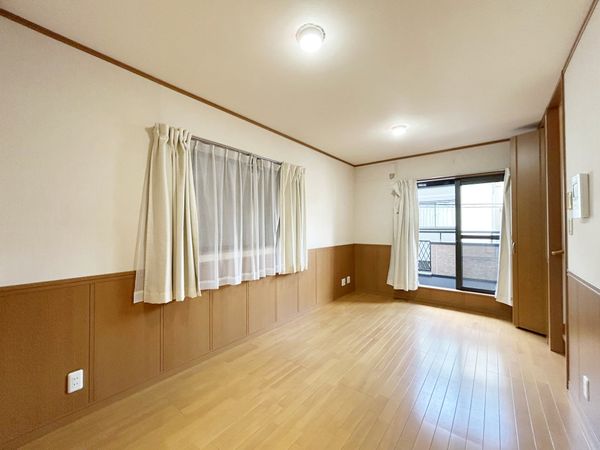 五十鈴町 戸建 リビング 五十鈴町 戸建 リビング