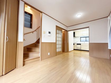 五十鈴町 戸建 リビング 五十鈴町 戸建 リビング