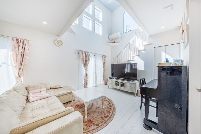 山手台新町三丁目 戸建 リビング