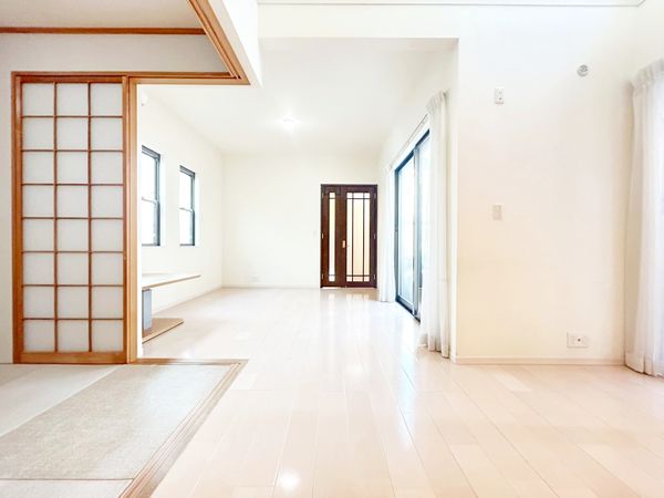 春日五丁目 戸建 リビング