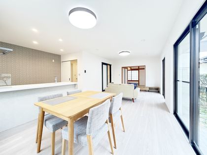 南春日丘七丁目 戸建 リビング