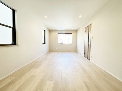 茨木市大池二丁目 リビング