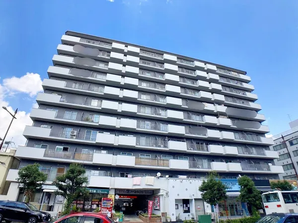 徒歩10分圏内にコンビニ、スーパー、郵便局がある、利便性良好な住環境です。