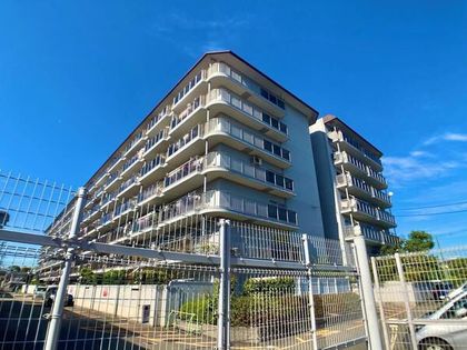 ローレルハイツ茨木 1号棟 外観
