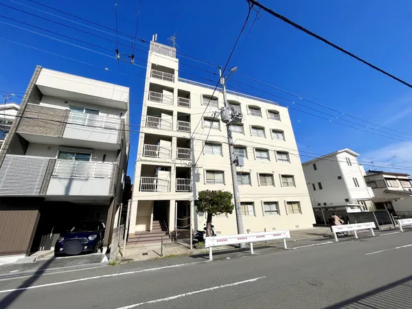地上5階建て鉄筋コンクリート造