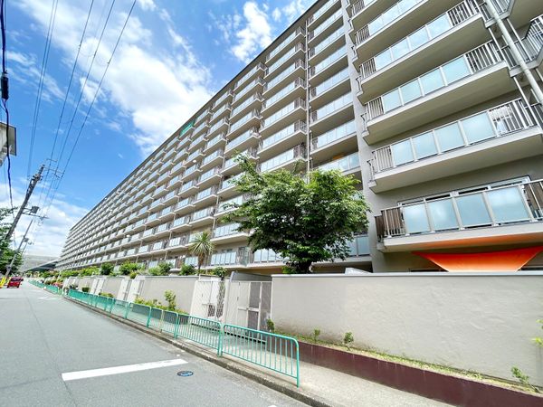 ローレルハイツ茨木総持寺 第1号棟 外観