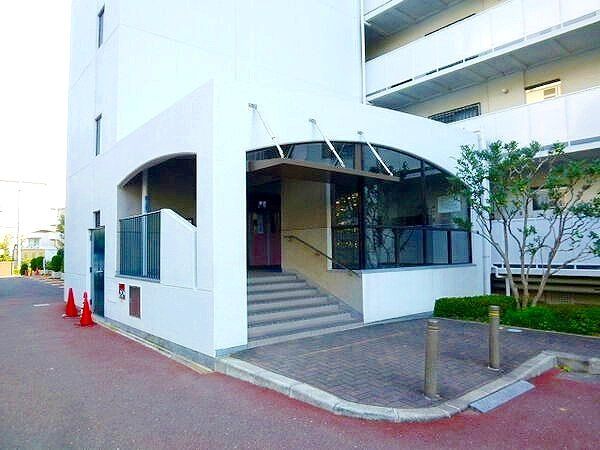 南茨木駅前ハイタウン B棟 エントランス エントランス