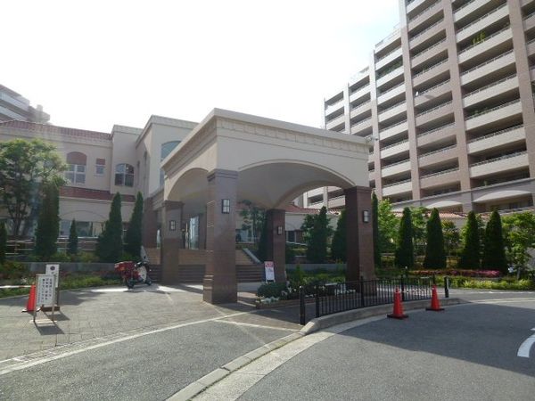 ルネグランディル B棟 エントランス ルネグランディル B棟 エントランス