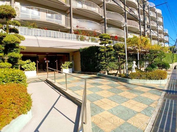 さんくれーる茨木C棟 エントランス さんくれーる茨木C棟 エントランス