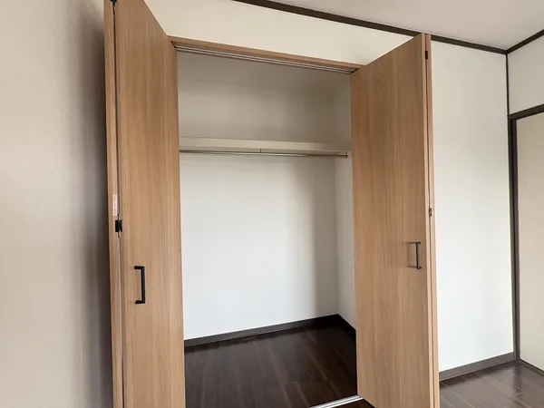 洋室（約6.0帖）収納