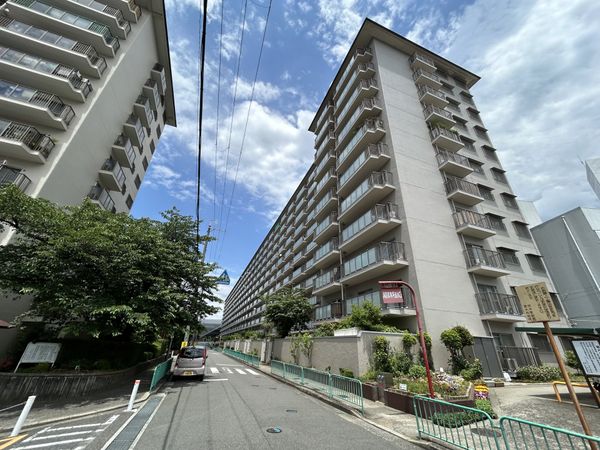 ローレルハイツ茨木総持寺 第1号棟 外観