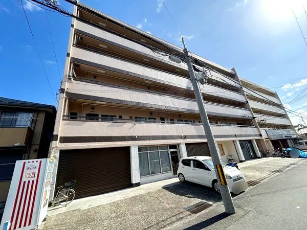 地上5階建て、鉄筋コンクリート造のマンションです。ぜひお気軽にお問い合わせください。