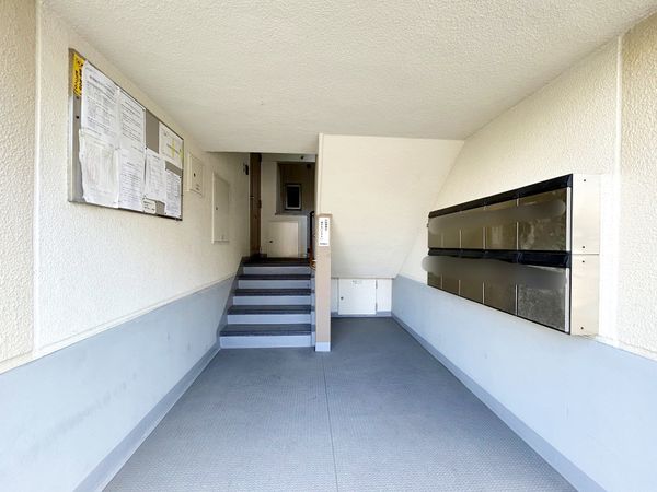 茨木上穂積住宅 2棟 エントランス 茨木上穂積住宅 2棟 エントランス