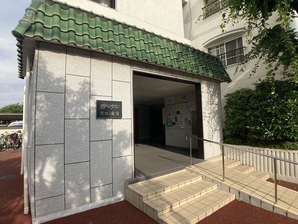 グリーンタウン茨木 1番館 エントランス グリーンタウン茨木 1番館 エントランス