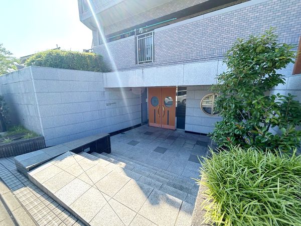 プラネ吹田山手町アーバンビュー エントランス プラネ吹田山手町アーバンビュー エントランス