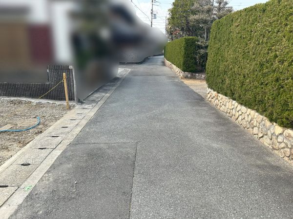 宝塚市山本野里2丁目【土地】 前面道路含む外観