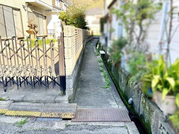 南側が通路のため陽当たり・通風良好