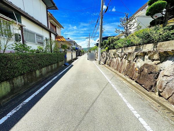 川西市緑台4丁目 土地 前面道路含む外観 川西市緑台4丁目 土地 前面道路含む外観