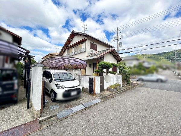 猪名川町伏見台2丁目土地 前面道路含む外観
