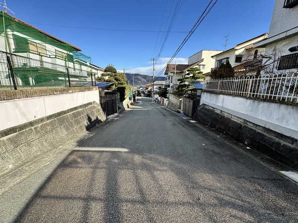川西市萩原台西1丁目 土地 前面道路含む外観 川西市萩原台西1丁目 土地 前面道路含む外観