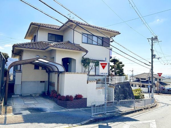 川西市鴬が丘 古家付き土地 土地写真 川西市鴬が丘 古家付き土地 土地写真
