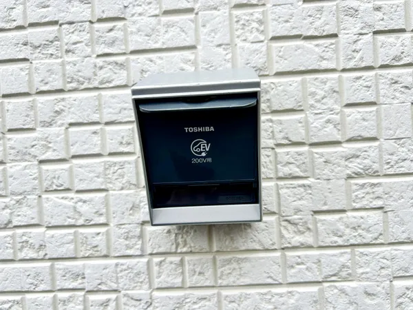 電気自動車用コンセント