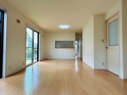 川西市水明台2丁目【戸建】 リビング