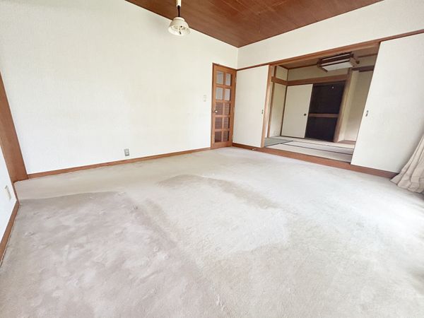 川西市清和台西4丁目 戸建 リビング