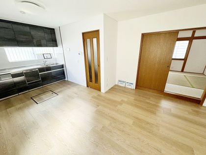 川西市新田2丁目 戸建 リビング