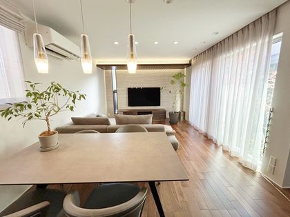 川西市萩原台西1丁目 戸建 リビング