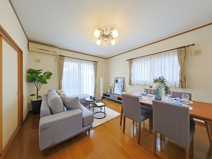 池田市旭丘3丁目 戸建 リビング