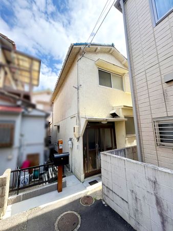 川西市栄町 戸建(オーナーチェンジ) 外観 川西市栄町 戸建(オーナーチェンジ) 外観