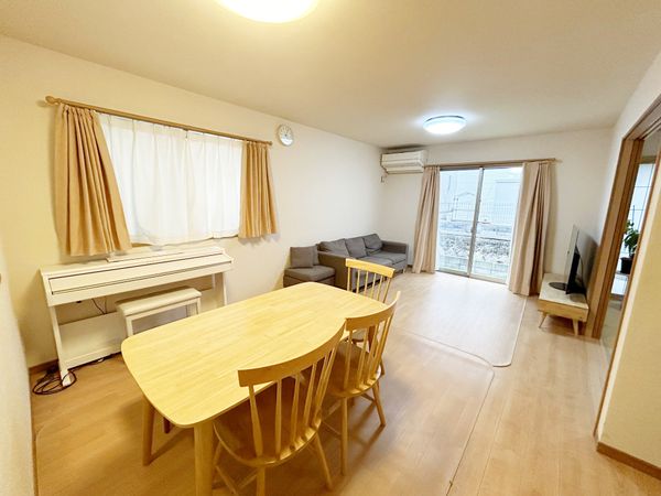 川西市清和台西1丁目 戸建 リビング 川西市清和台西1丁目 戸建 リビング