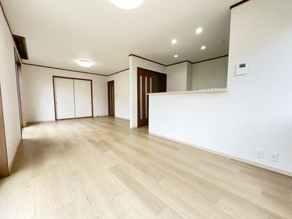 川西市丸山台3丁目 戸建 リビング