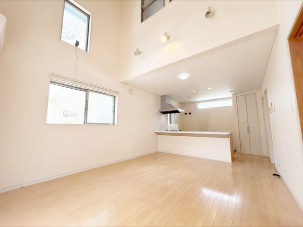 川西市南野坂1丁目【戸建】 リビング 川西市南野坂1丁目【戸建】 リビング