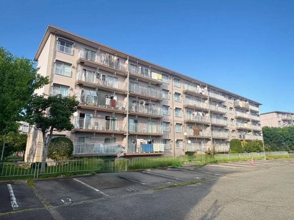 清和台住宅団地 5号棟 外観
