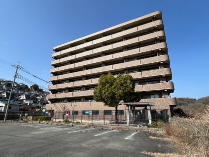 ライオンズマンション川西滝山 外観